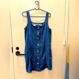 Happy Hour Blossom Jean dress. Brand: Sanctuary